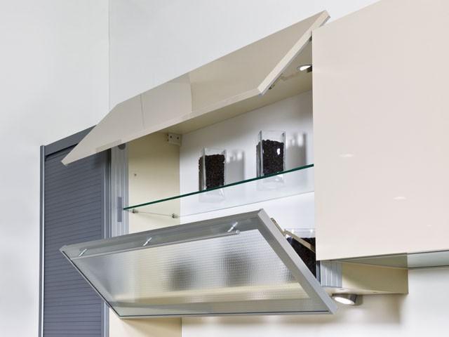 EGYÉB FELNYÍLÓ VASALAT 07.0600.00.51 OVERMAX 600 mm SZÜRKE 0