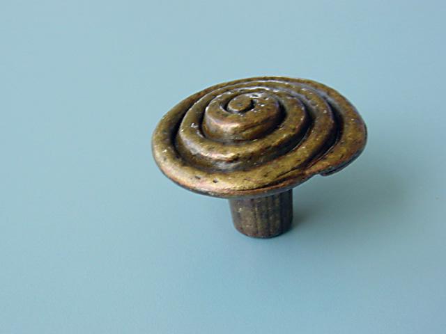 T_ BÚTORFOGANTYÚ 1368-33 ÁTM: 33 mm ANTIKOLT BRONZ 0