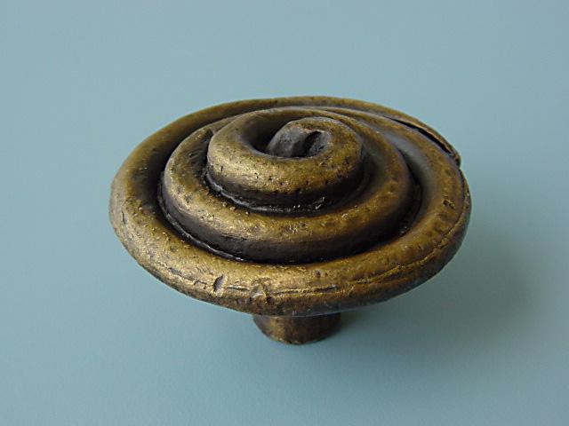 T_ BÚTORFOGANTYÚ 1368-42 ÁTM: 42 mm ANTIKOLT BRONZ 0