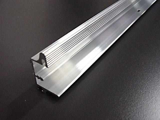 TOLÓAJTÓ BÚTORLAPHOZ 1220 FOGANTYÚ PROFIL 3 fm ALUMÍNIUM 0