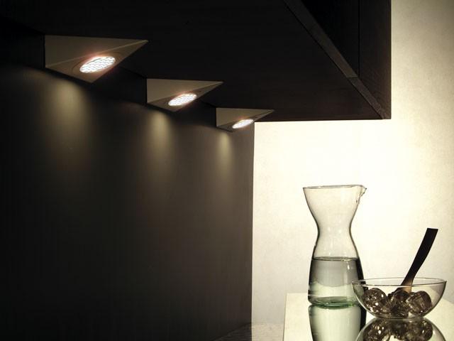 LED VILÁGÍTÁS GIZA V12 SZETT 3x1,6W ACÉL 0